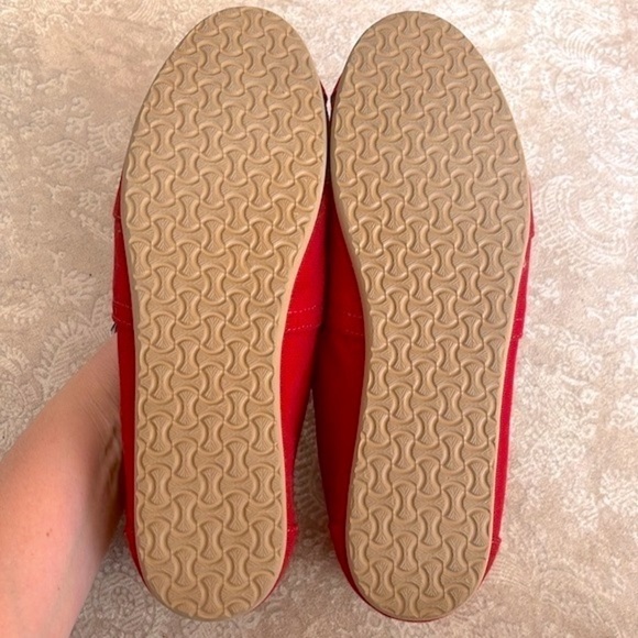 Brand New Toms Custom Cherry Red Sequin Sparkly Casual Slip On Shoes Flats - Picture 14 of 15